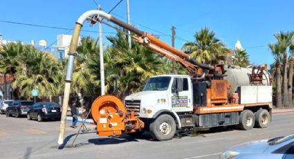 Carnaval pone a 'trabajar' al Ayuntamiento de Guaymas; desazolvan alcantarillado e instalan luminarias