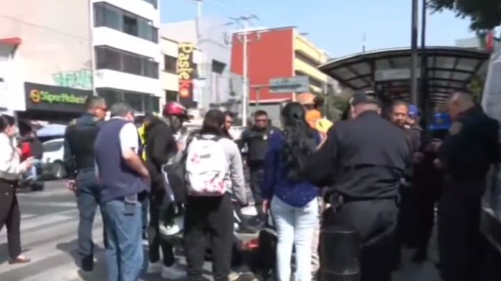 Unidad del Metrobús atropella a una mujer en la Benito Juárez; la trasladan al hospital