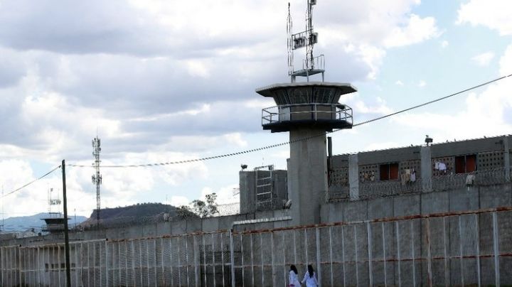 Mujeres recluidas en el penal de Santa Martha Acatitla reciben atención médica