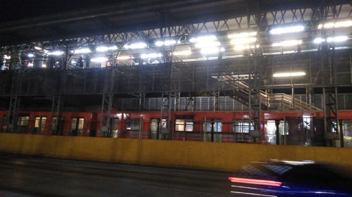 (FOTO) Metro CDMX: Persona se lanza a las vías del tren en la Línea 5 y muere al instante