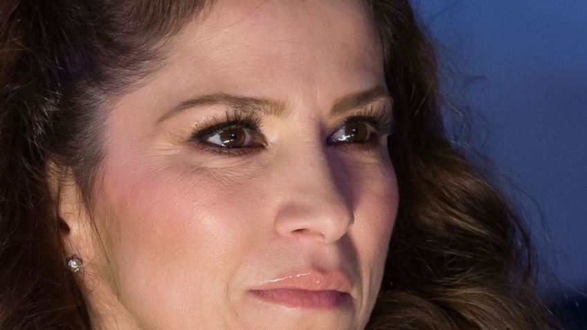 Alessandra Rosaldo 'para' concierto y le reclama a sus fans por pedirle una canción; los estremeció