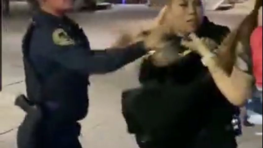 (VIDEO) Borrachos agreden a mujer policía al intentar detener una pelea en Garibaldi en CDMX