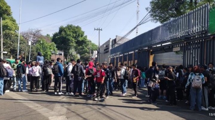 Encapuchadas 'toman' instalaciones de Prepa 6 en CDMX; señalan abuso y acoso en el plantel