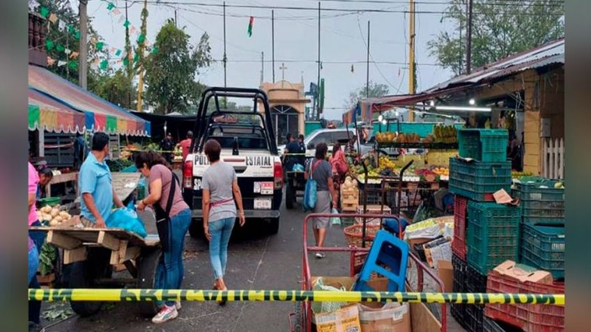 Cargador de verdura es asesinado a balazos por desconocidos en tianguis de Veracruz