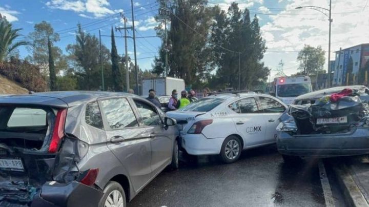 Choque múltiple en Iztapalapa deja 5 lesionados: Pipa se va sobre automovilistas; "iba drogado"