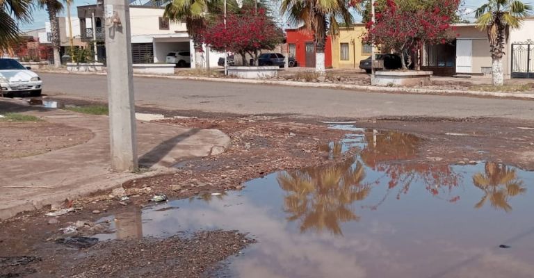 Lluvias ligeras exponen cientos de baches en varias calles de Ciudad Obregón