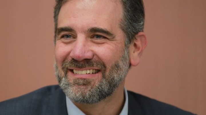 Lorenzo Córdova destaca los resultados del INE y silencia las críticas en su contra con el "Plan B"