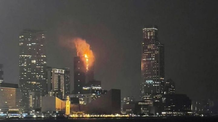 VIDEOS: Intenso fuego acaba con un rascacielos en Hong Kong; saldo es de dos heridos