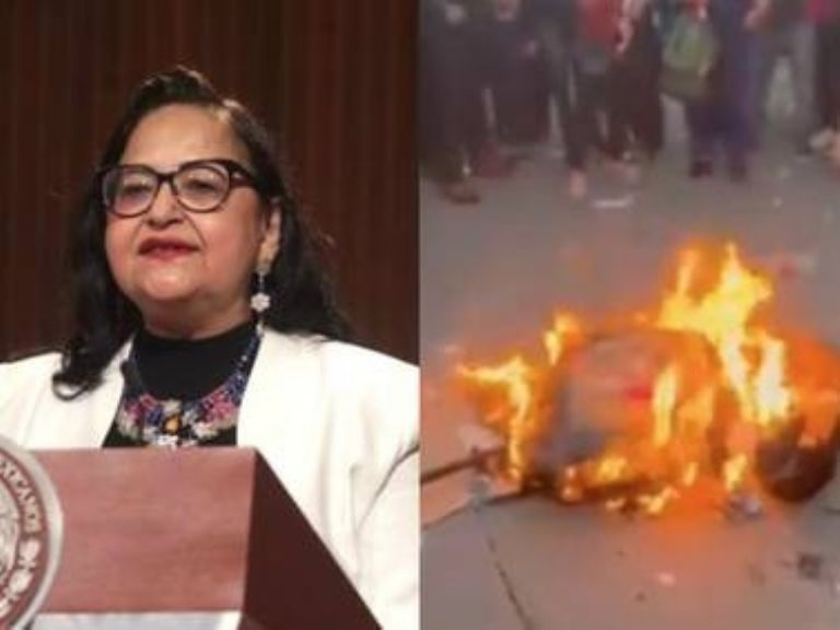 En la marcha de AMLO en el Zócalo, quemaron la figura de la ministra Norma Piña. Foto: Twitter