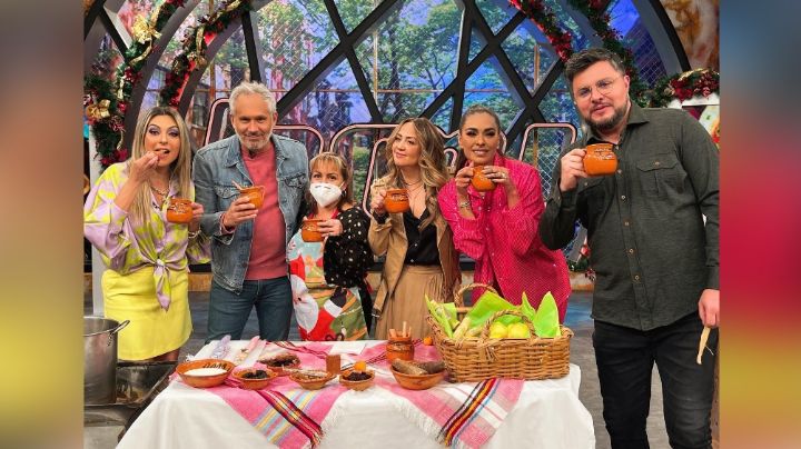 Tras 30 años en Televisa y perder exclusividad, conductor sorprende en 'Hoy' al hacer esto