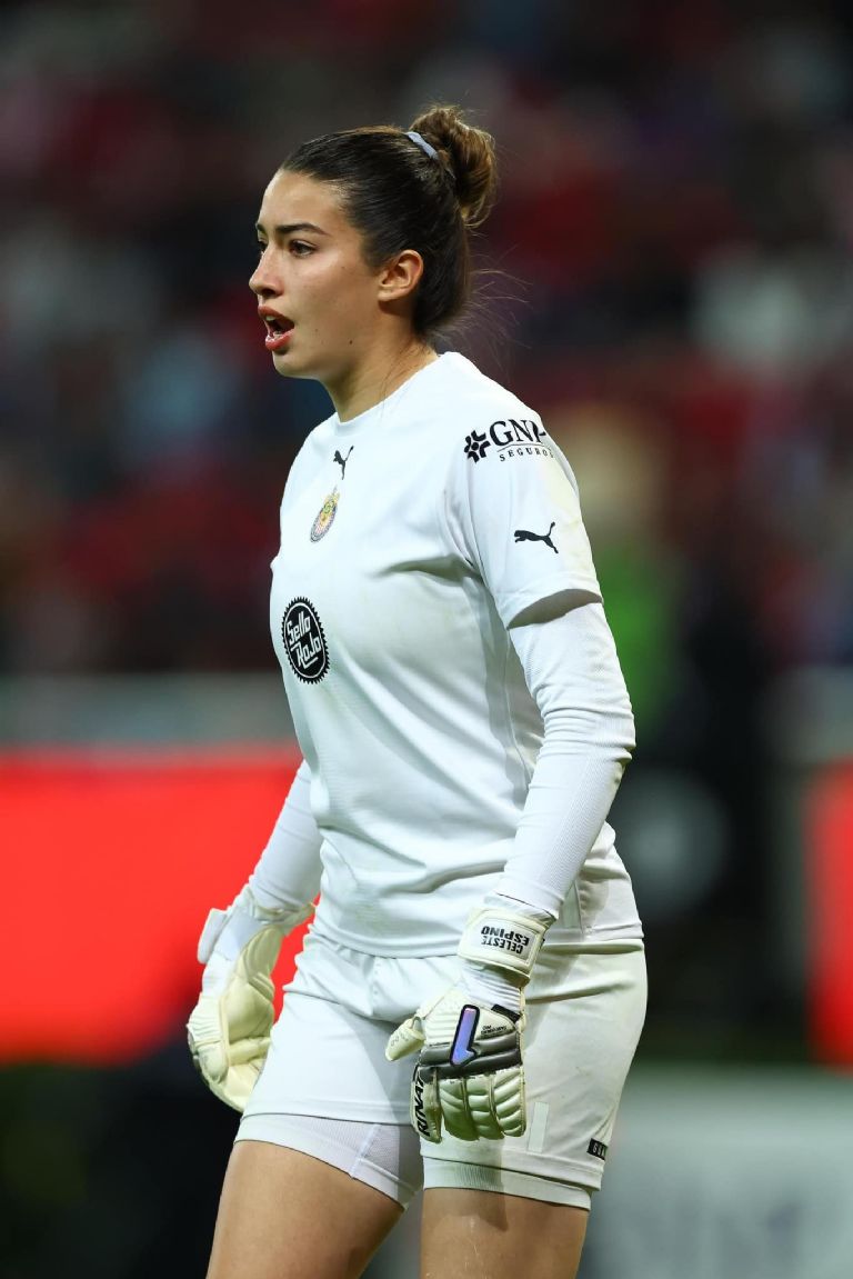 Chivas dice adiós a una de sus figuras por el resto de la temporada debido a una terrible lesión