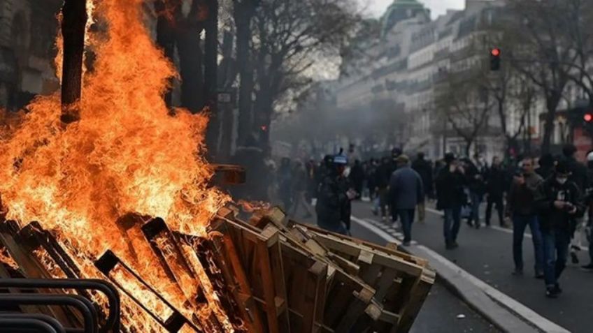 Crisis en Francia: Tras intensas protestas, Policía reprime violentamente a ciudadanos; Carlos III ya no irá