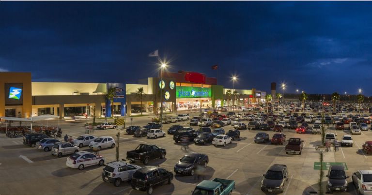 Atracan a joven en Plaza Sendero. Foto: Internet/Ilustrativa