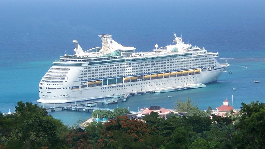 Barco turístico se hunde en medio del Caribe; hay tres víctimas fatales y 13 desaparecidos