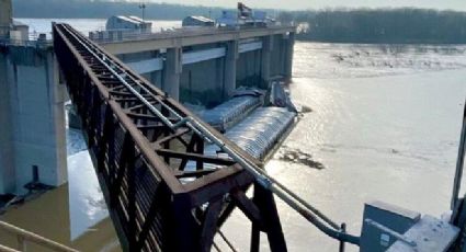 VIDEO: Barco cargado con toneladas de metanol vuelca en un río de Kentucky; hay alerta por daños