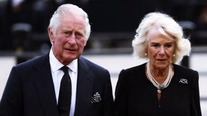 Luto en la Realeza: Devastados, el Rey Carlos III y la Reina Camilla anuncian triste perdida