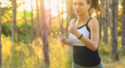 Salir a correr por las mañanas podría ayudar a eliminar el insomnio y otros problemas de salud