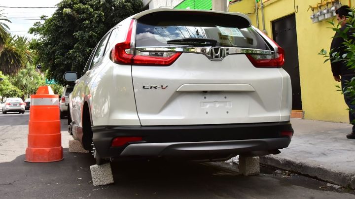 Tras operativo en Xochimilco, aseguran 7 vehículos y una tonelada de autopartes