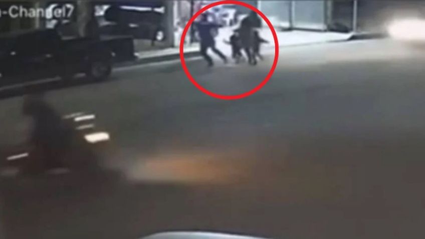 FUERTE VIDEO: Conductor que iba a exceso de velocidad, atropella a una familia en Hermosillo