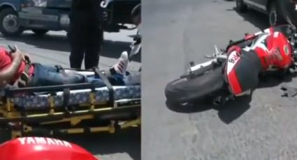Policía de Ecatepec invade carril confinado y se impacta con motociclista en la Vía Morelos