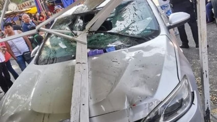 Conductor se impacta contra un puesto de comida en Iztapalapa; hay 7 personas lesionadas