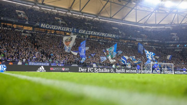 Muere aficionado durante el partido entre Schalke 04 y Bayer Leverkusen en Bundesliga de  Alemania