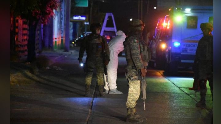Dos hombres y una mujer son asesinados a balazos dentro de un domicilio en Guanajuato