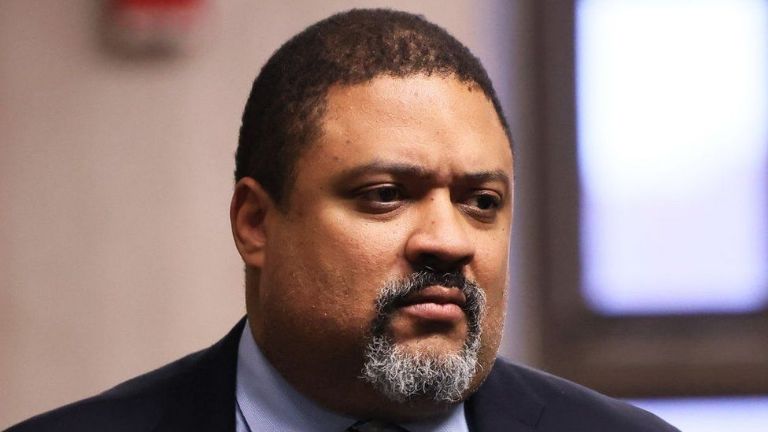 En la imagen, el fiscal Alvin Bragg. Foto: Internet