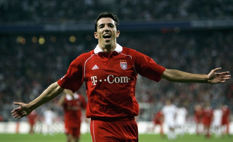 El nuevo elogio para Santiago Giménez por parte de un histórico exgoleador de los Países Bajos