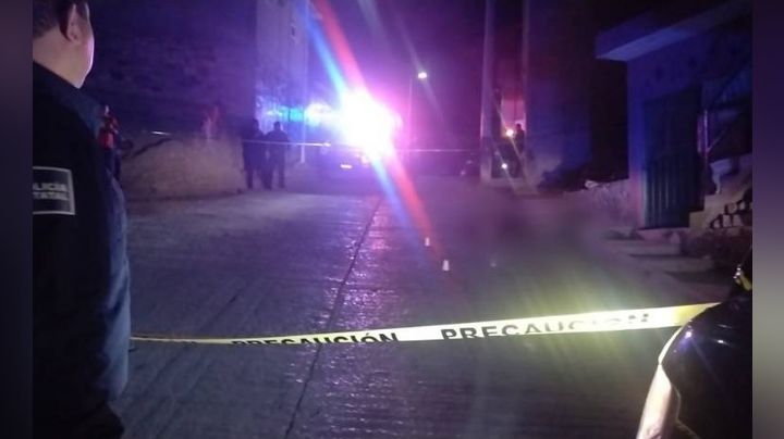 Acribillan a dos hombres que viajaban en un automóvil en Hidalgo; uno falleció