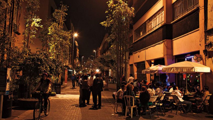 Tras fuerte operativo autoridades clausuran 11 bares del Centro Histórico de la Ciudad de México