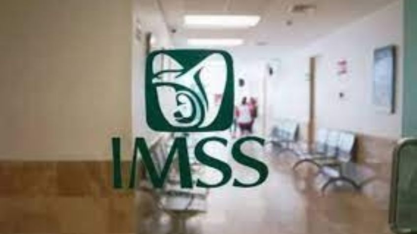 VIDEO: ¡Héroes! Médicos se unen y evitan que una persona acabe con su vida en edificio del IMSS