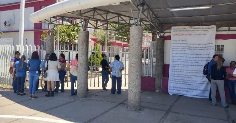 Padres de familia llegan a un acuerdo y liberan Escuela Secundaria Técnica 2