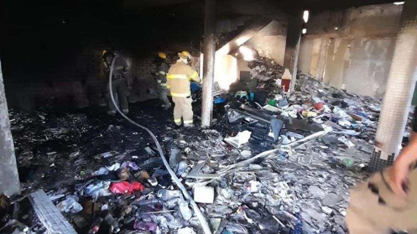 Nuevo siniestro en Ciudad Juárez: Edificio habitado por migrantes arde en llamas; hay 5 víctimas