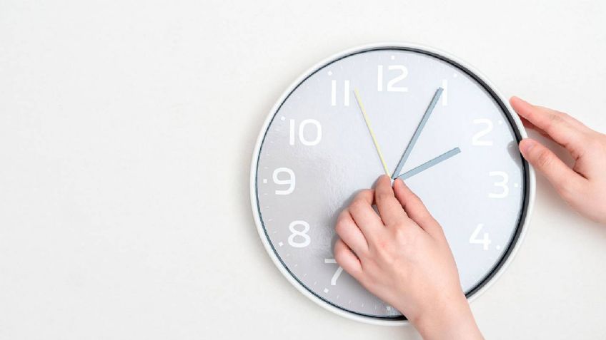 ¿Qué hora es en México? Relojes cambian de hora, pese a eliminación de Horario de Verano por AMLO