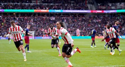 PSV golea al Ajax y lo aleja de Champions League; el juego se vio interrumpido por problemas en las gradas