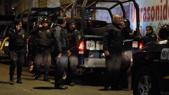 Tras encañonar a su víctima y persecución, oficiales de la CDMX detienen a sujeto en Iztapalapa