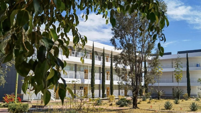 Con nuevos paneles solares renuevan escuelas de la Universidad Autónoma del Estado de México