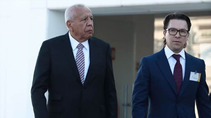 Francisco Garduño permanece como comisionado del INM; aplazan imputación