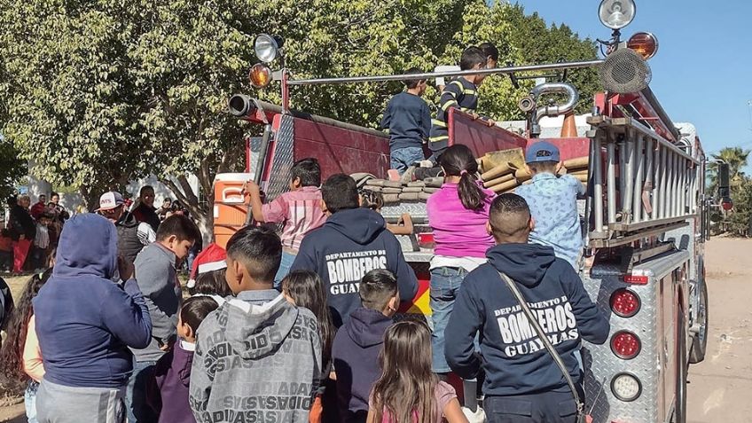 Bomberos colecta juguetes para niños de escasos recursos del campo pesquero ‘La Manga’
