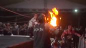 Foto ilustrativa de la nota titulada (FUERTE VIDEO) No lo pensó bien: Luchador usa fuego para un espectáculo y termina con quemaduras