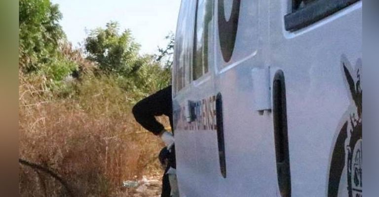 Semefo llega al sitio del crimen