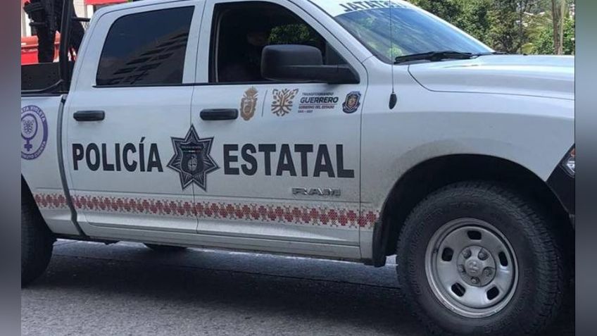 Autoridades localizan el cuerpo putrefacto de un hombre a la orilla del Viaducto Diamante en Acapulco