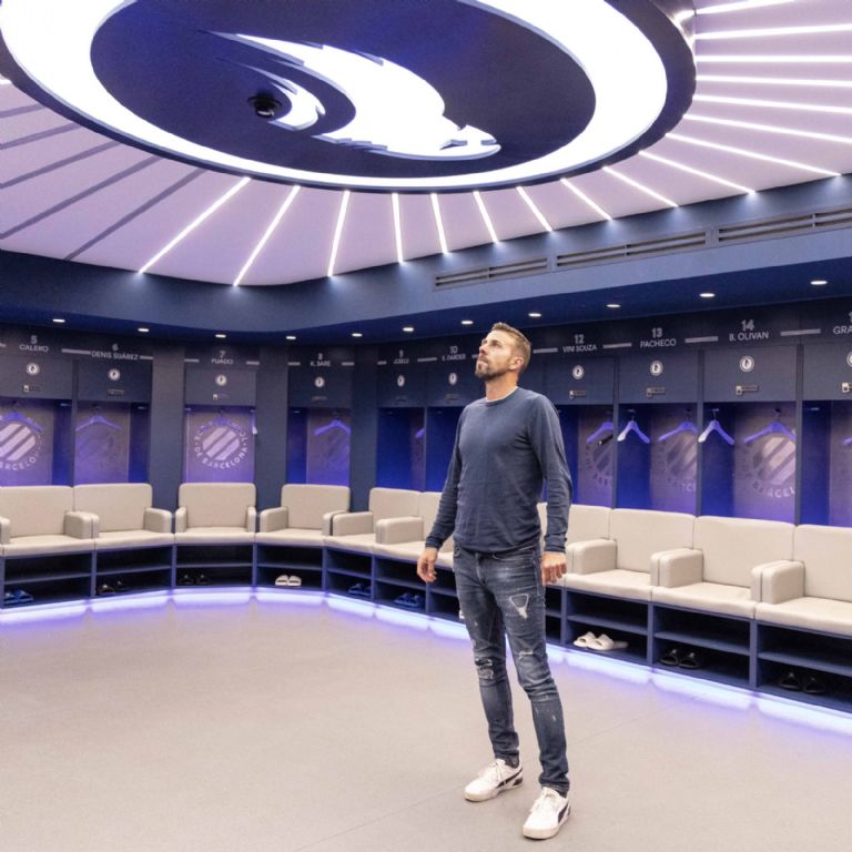 Exjugador de la Liga MX es presentado como nuevo técnico de César Montes en el Espanyol de Barcelona