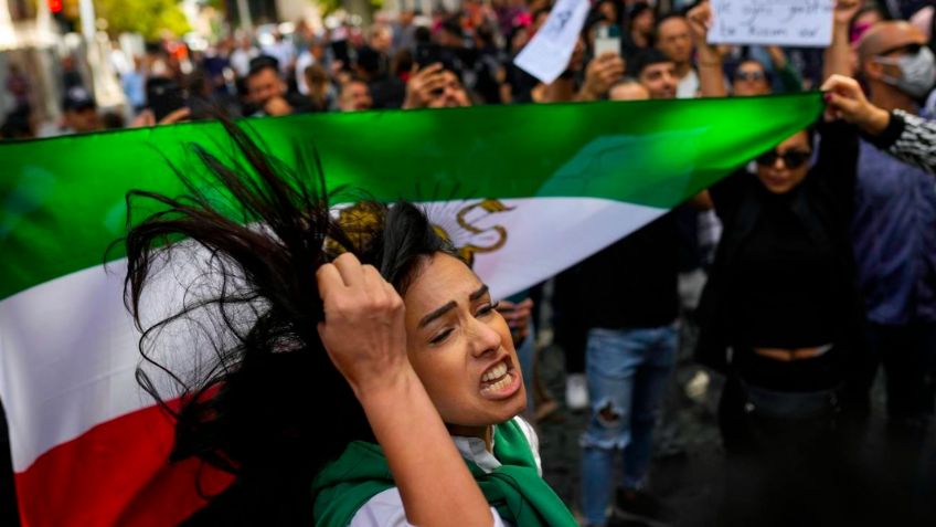 De no creer: Para que las mujeres usen correctamente el velo, autoridades en Irán instalaron cámaras