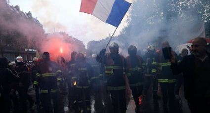 IMÁGENES FUERTES: En pleno Día del Trabajo, manifestantes 'chocan' contra la Policía en Francia