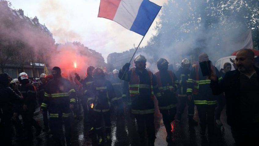 IMÁGENES FUERTES: En pleno Día del Trabajo, manifestantes 'chocan' contra la Policía en Francia