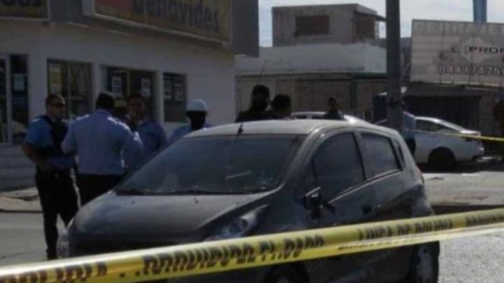 Ciudad Obregón: Al interior de un automóvil, vecinos hallan el cuerpo sin vida de una mujer