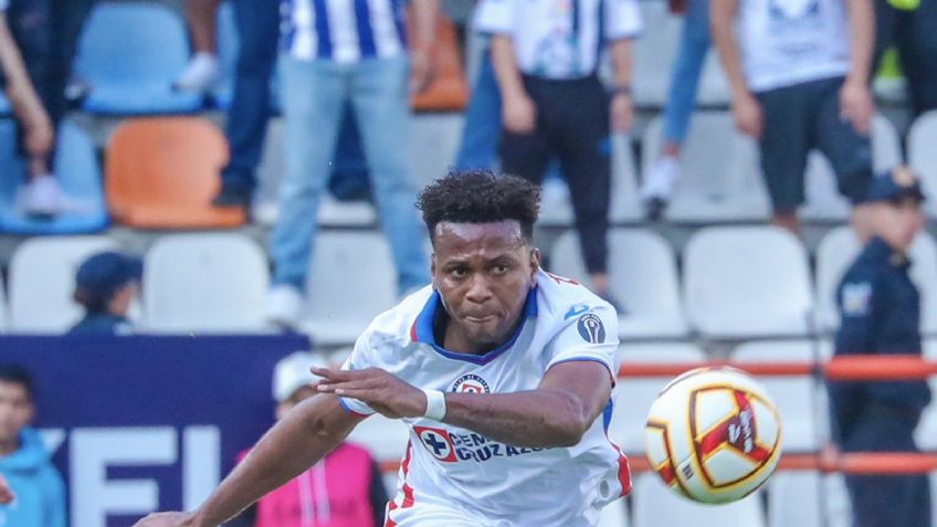 Cruz Azul anuncia su primer baja oficial; ¿qué otros extranjeros podrían salir en este mercado?