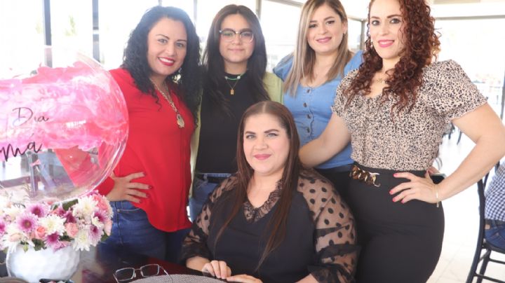 ¡Como reinas! Madres de Cajeme festejan su día en Graciela's Restaurant